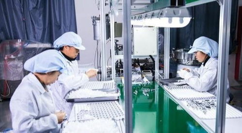 电子厂穿得严严实实,下班聊得热火朝天,辞职后就会彼此删掉对